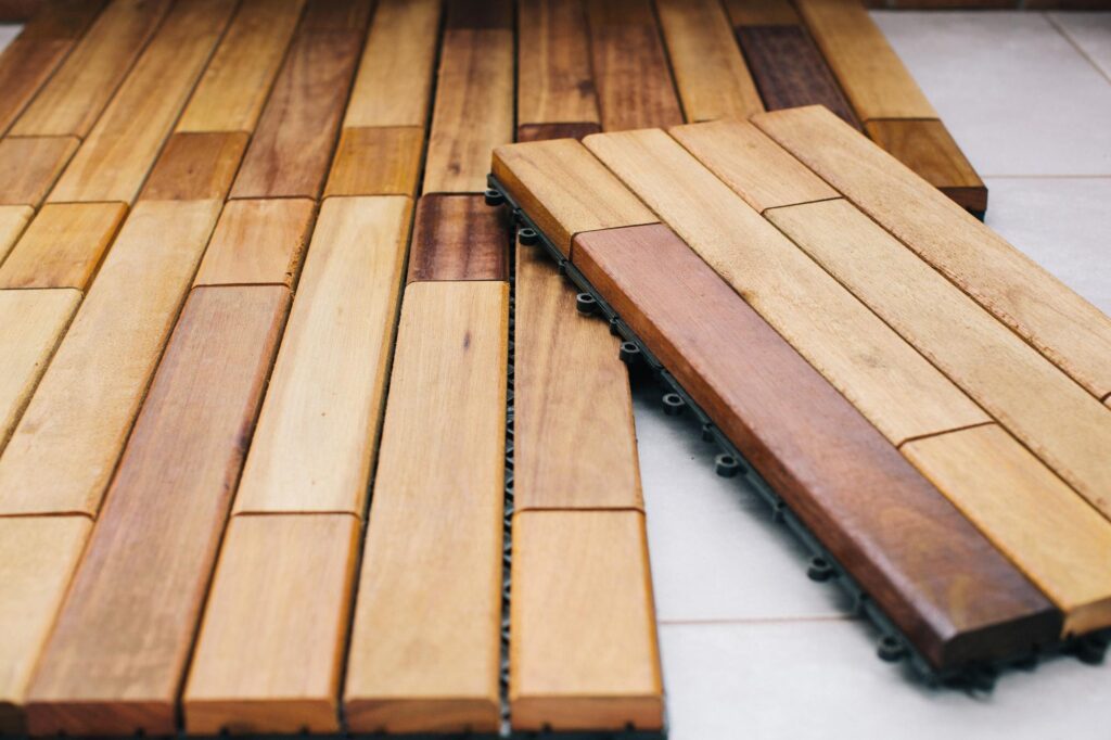 نحوه نصب تایل ترمووود در روف گاردن